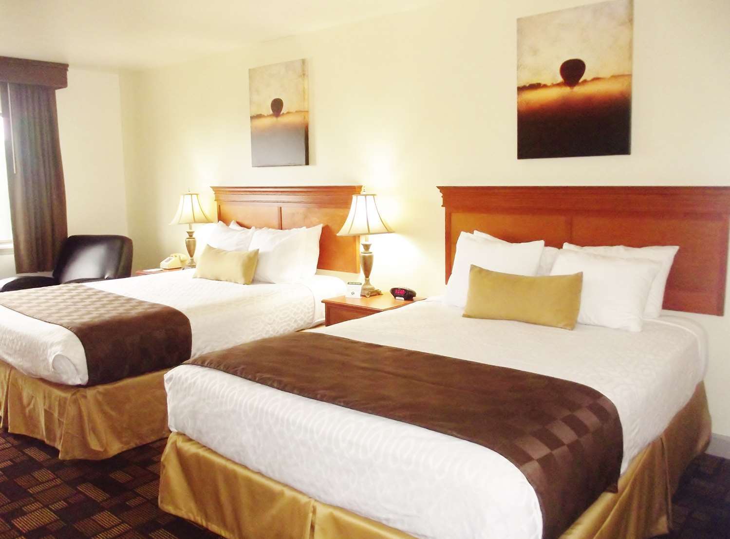Western Front Hotel 3*