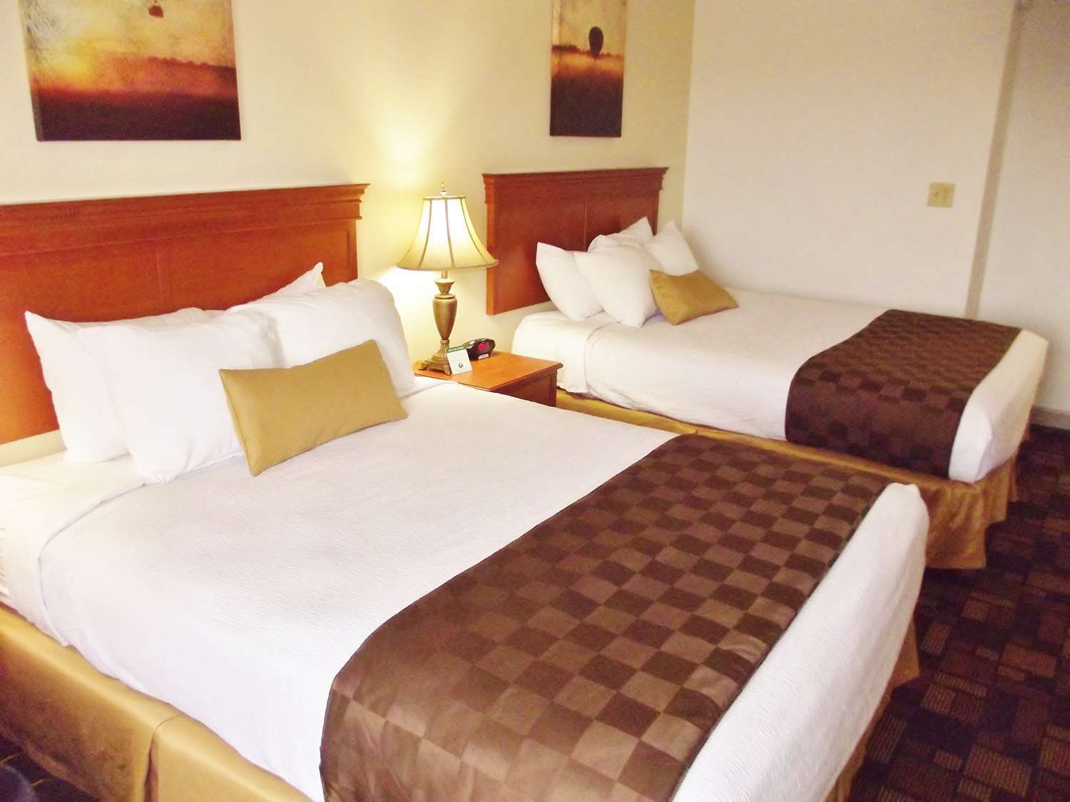 Western Front Hotel 3*